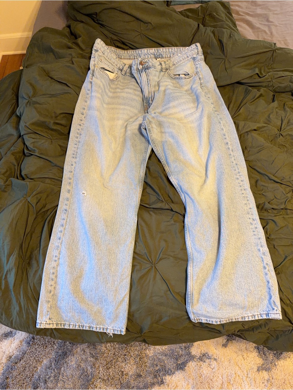 Divided Light Blue Women’s Straight-Leg Jeans